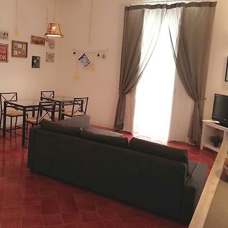 B&B Vicolo Stretto Salerno Exterior photo